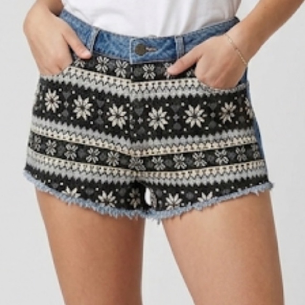 BDG High Rise Dree Cheeky Snowflake Heart Sweater Pattern Shorts